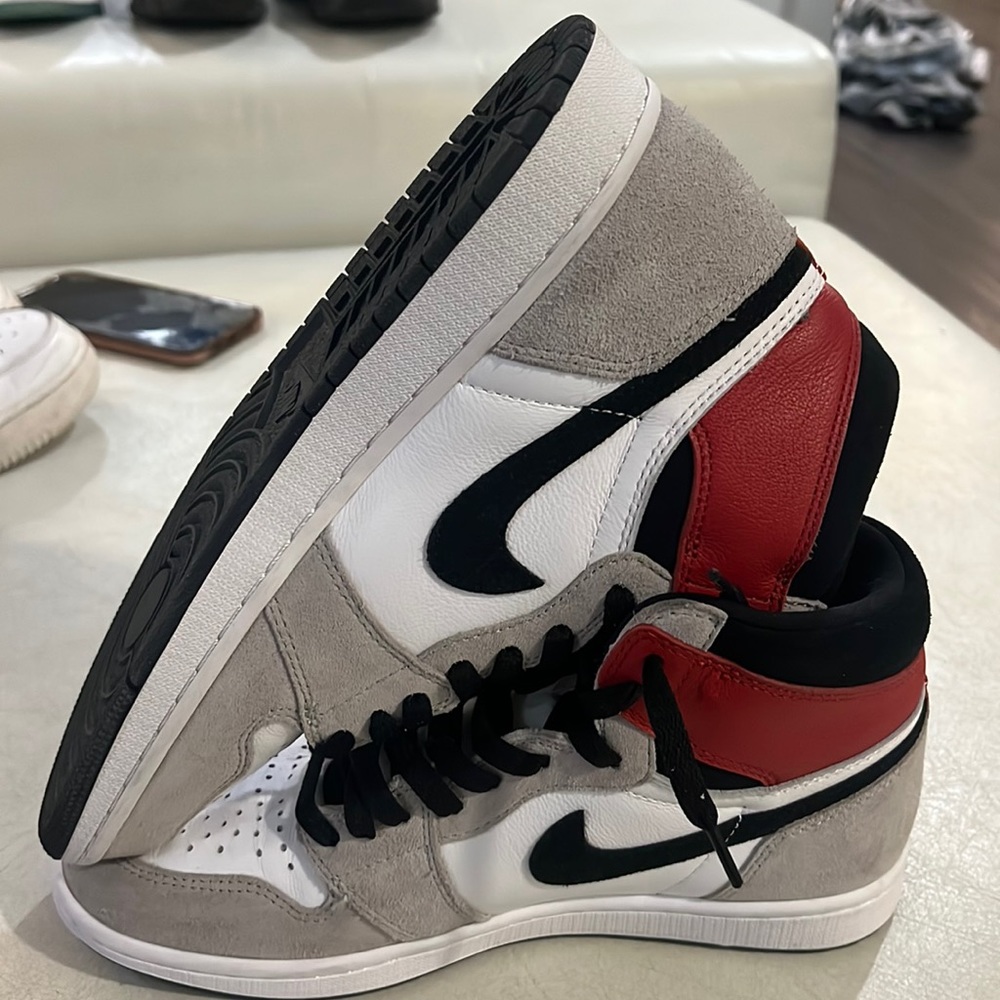 NIKE AIR JORDAN 1 RETRO SMOKE GREY SIZE 9